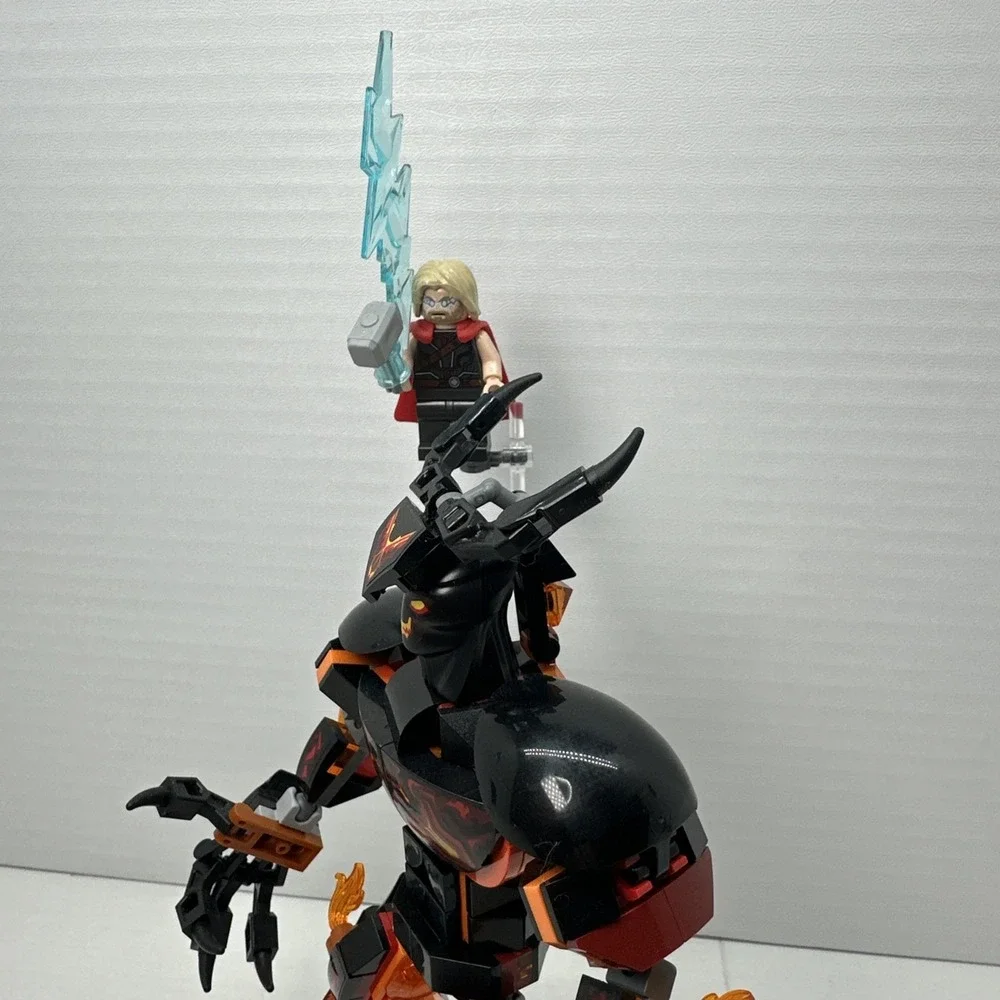 LEGO Super Heroes: Thor Vs. Surtur Construction Figure (76289) INCOMPLETE - Picture 5 of 16